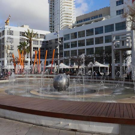 חוויה בכיכר Netanya Exterior foto