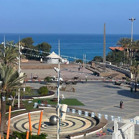 חוויה בכיכר Netanya Exterior foto
