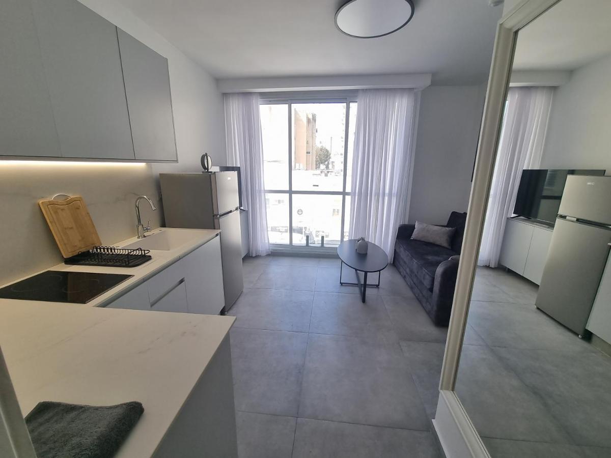 חוויה בכיכר Netanya Exterior foto