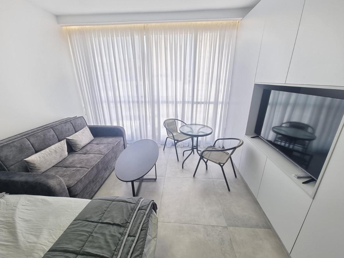 חוויה בכיכר Netanya Exterior foto