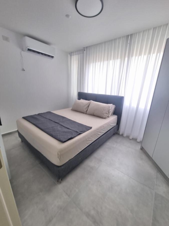 חוויה בכיכר Netanya Exterior foto